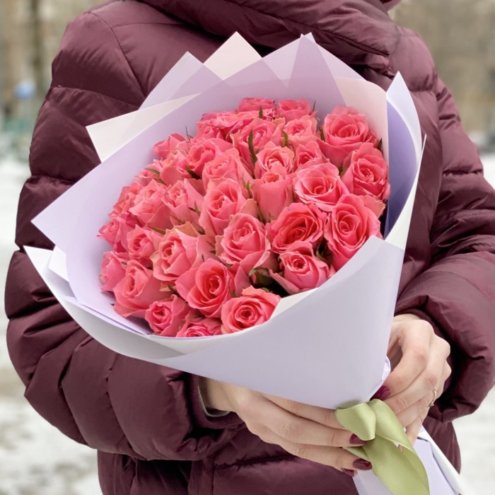 35 коралловых роз Эйс пинк